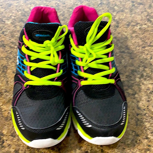 Athletech Shoes - NWOT ATHLETECH WOMENS tennis shoes size 8.